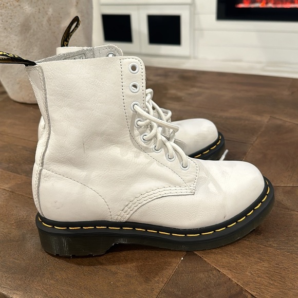 Dr. Martens cream Pascal Leather Boots size 6 - Picture 3 of 7